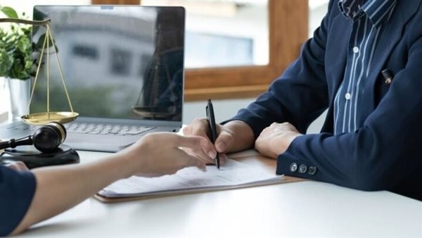 الحبس والغرامة لعدم تسجيل الشقق والمحال المؤجرة