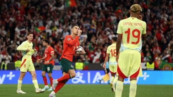 احتفال رونالدو يثير الجدل في نهائي دوري الأمم الأوروبية بسبب يامال