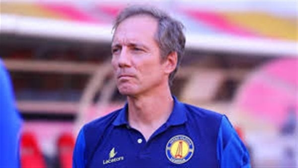 ألكسندر سانتوس على قائمة المرشحين لتدريب الزمالك خلفا للرمادي
