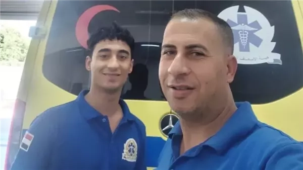 مسعفان ينقذان حياة شاب ويسلمان شيكات بنصف مليون جنيه لأهله بالجيزة