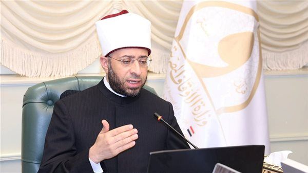 وزير الأوقاف يؤكد ضرورة العناية الكاملة بالأئمة والارتقاء بمكانتهم العلمية والمجتمعية