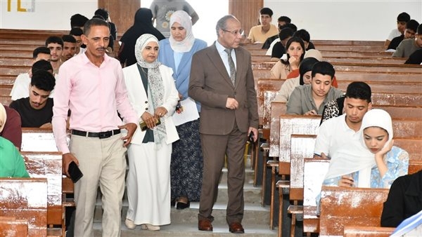 انتظام امتحانات جامعة قناة السويس (صور)
