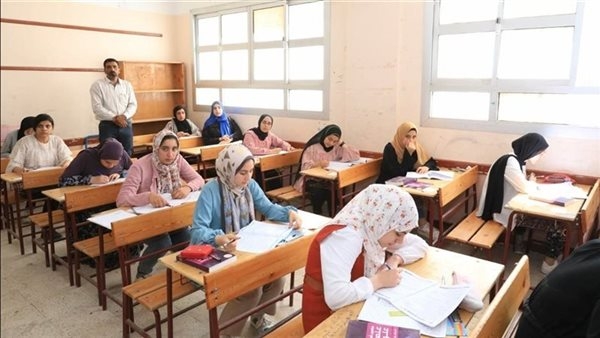 نصائح أوائل الثانوية العامة دفعة 2024 للطالب المقبلين على الامتحانات: مراجعة المادة مبكرا والابتعاد عن السوشيال ميديا.. التركيز خلال ليالي الامتحانات وتنظيم الوقت.. والعبرة فى الإجابات