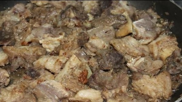 طريقة عمل لحمة الرأس.. أكلة المدبح المميزة في خطوات بسيطة