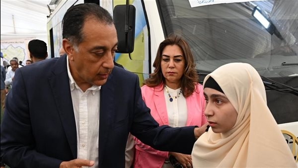 مواطن لرئيس الوزراء: "بنتي اتعمت بعد ما ضربها طفل على رأسها".. ومدبولي: "هنعمل اللازم حالا"