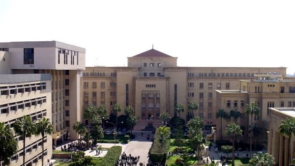 إصابة طالبة إثر انهيار سقف إحدى قاعات الامتحان بكلية هندسة الإسكندرية