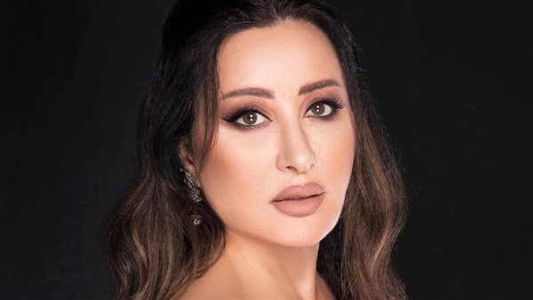 الموت يفجع الفنانة لطيفة