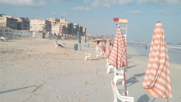 بسبب ارتفاع الأمواج، منع السباحة بشواطئ القطاع الغربي والعجمي بالإسكندرية (صور)