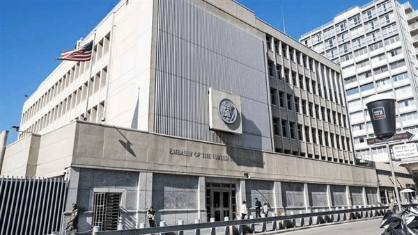 السفارة الأمريكية في القدس تغلق أبوابها وتطالب موظفيها وعائلاتهم بالبقاء في منازلهم