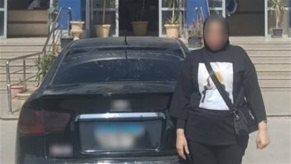 ضبط قائدة سيارة ثنّت لوحاتها المعدنية للتحايل على القانون بالشروق