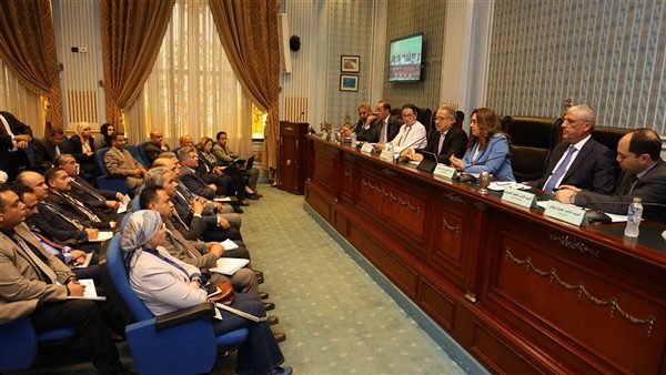 التنمية المحلية: طرح خدمات الجمع ونظافة الشوارع بالقليوبية والجيزة خلال أيام