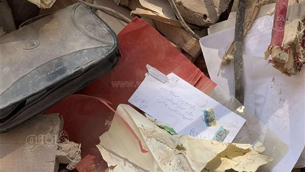 روشتات وأشعة طبية، آخر ما تبقى من ضحايا عقار السيدة زينب المنهار (فيديو وصور)