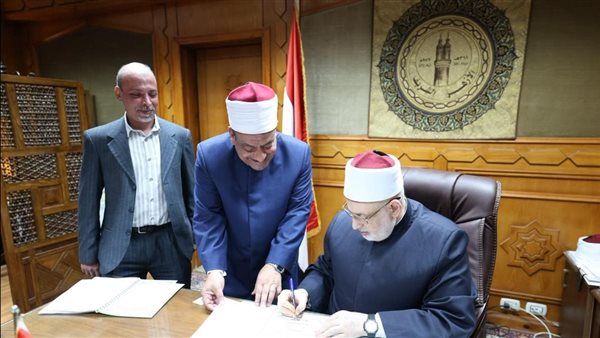 وكيل الأزهر يعتمد نتيجة الابتدائية والإعدادية لطلاب مصر في الخارج