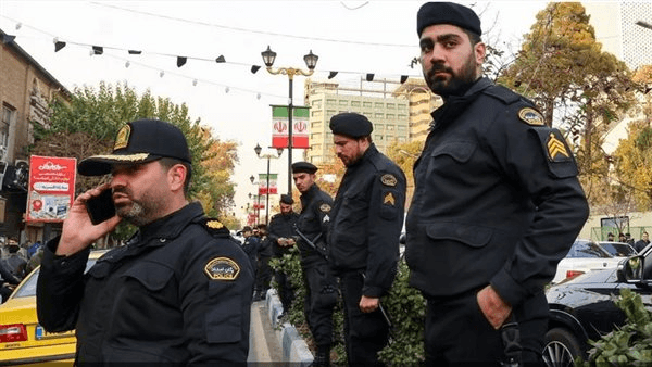 إيران تعلن اعتقال "فريق إرهابي" مرتبط بالموساد الإسرائيلي جنوب طهران
