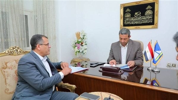 محافظ دمياط يهنئ أوائل الشهادة الإعدادية باتصال هاتفي (فيديو)