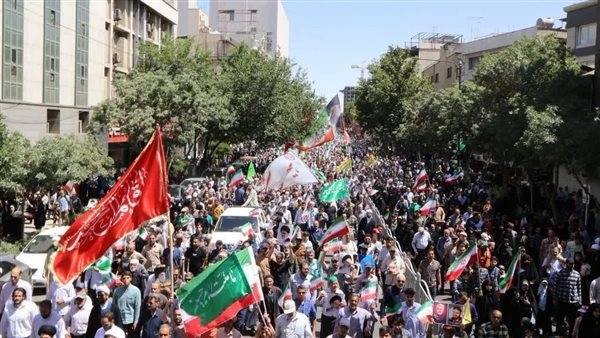 انطلاق مظاهرات في مدن إيرانية تنديدًا بالهجمات الإسرائيلية على ‎طهران (صور)