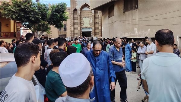 أهالي قرية تفهنا الأشراف بالدقهلية يشيعون جثمان شهيد لقمة العيش
