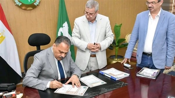 محافظ الشرقية يعتمد نتيجة الشهادة الإعدادية بنسبة نجاح 81.19%