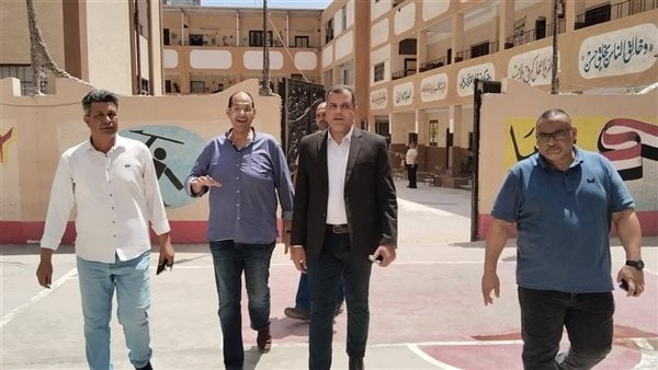 وكيل "تعليم دمياط" يتفقد لجنتي النظام والمراقبة والإدارة لقطاع التعليم الصناعي