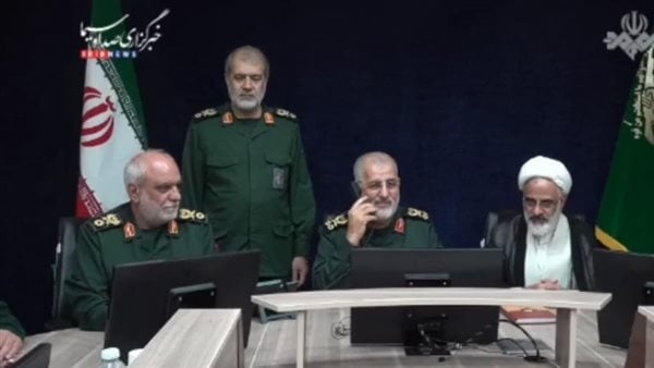 الحرس الثوري الإيراني يحذر الإدارة الأمريكية من المساس بالمراجع الدينية
