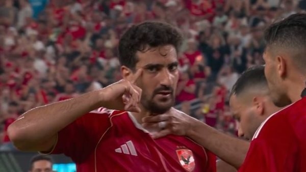 أليو ديانج وبن رمضان يقودان خط وسط الأهلي أمام مودرن سبورت