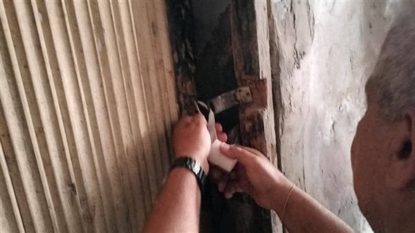 لخطورتها الداهمة، إخلاء 8 منازل بحي السيدة زينب (صور)