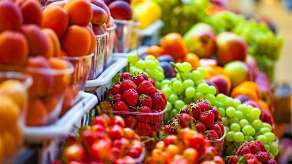 سعر الفاكهة اليوم، ارتفاع كبير في العنب البناتي والخوخ والبرقوق يسجلان 60 جنيها