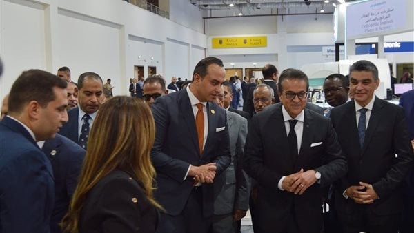 خالد عبد الغفار يوجه بضرورة تطوير التقنيات الحديثة في مجال الصحة الرقمية