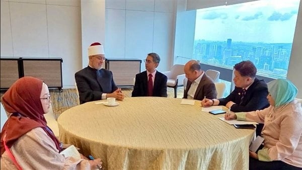 مفتي الجمهورية يلتقي وزير الشؤون الإسلامية بسنغافورة لبحث التعاون في المجالات الدينية