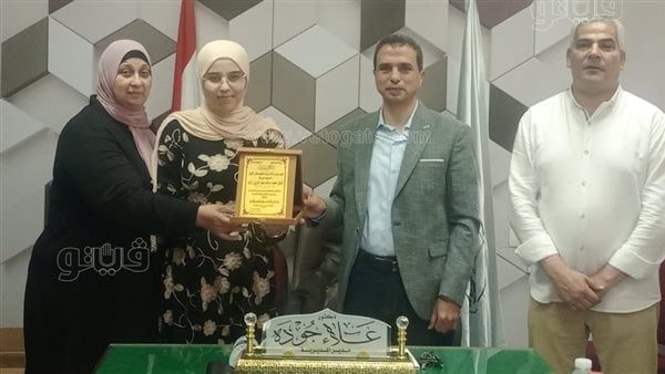 وكيل تعليم كفر الشيخ يكرم أوائل الشهادة الإعدادية 2025