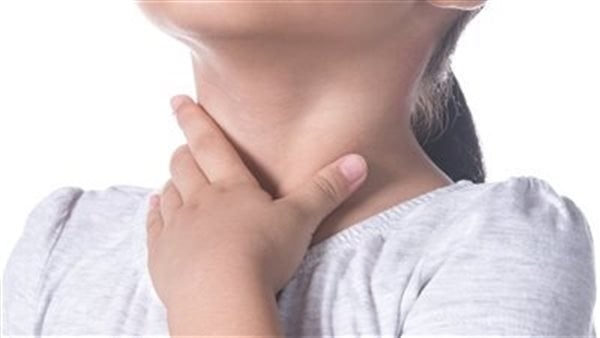 أعراض التهاب الحلق وأسبابه ومخاطر الإصابة به