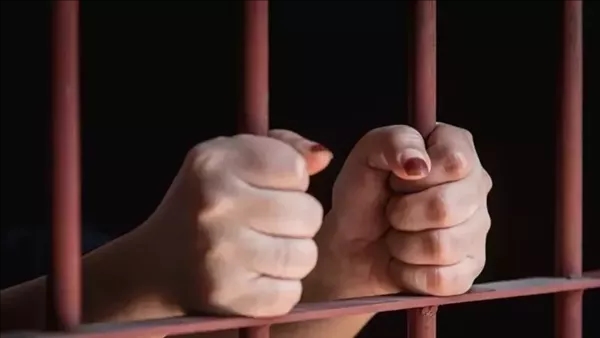 ضبط أم قتلت طفليها بالعمرانية وتحاول الانتحار بإلقاء نفسها في النيل