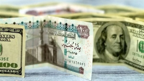أدنى من 50 جنيها، سعر الدولار في البنوك المصرية صباح اليوم السبت