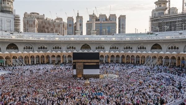 ضوابط السياحة لعمرة الموسم الجديد.. بدء تفويج الرحلات أغسطس المقبل.. الأسعار تبدأ من 35 ألف جنيه.. وشروط خاصة للتسكين في مكة والمدينة المنورة