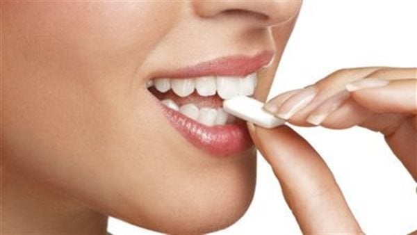 أضرار مضغ اللبان كثيرا، الإسهال وتآكل مينا الأسنان