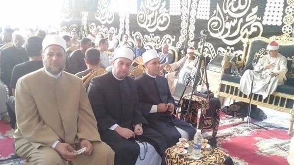 وفد من قيادات الأزهر والأوقاف يؤدون واجب العزاء لأهالي كفر السنابسة في المنوفية (صور)