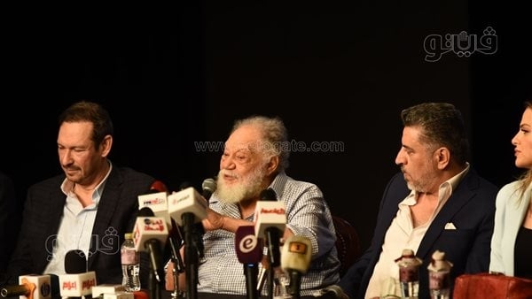 أنا في عمر "الملك لير"، الفخراني يكشف الفرق بين نسخة عرض 2025 عن 2001