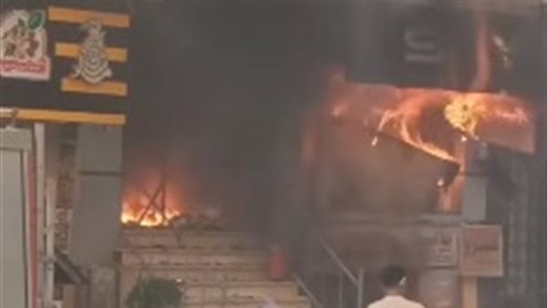 ماس كهربائي وراء حريق جراج عقار سكني في القاهرة