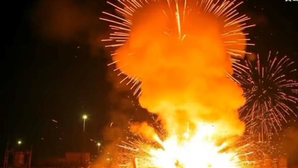 انفجار قوي في مستودع للألعاب النارية يهز كاليفورنيا الأمريكية (فيديو)