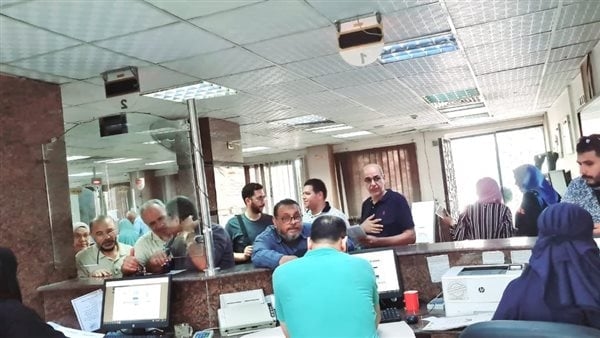 "خدمتكم شرف"، رئيس حي غرب المنصورة للمواطنين في المركز التكنولوجي بالدقهلية (صور)