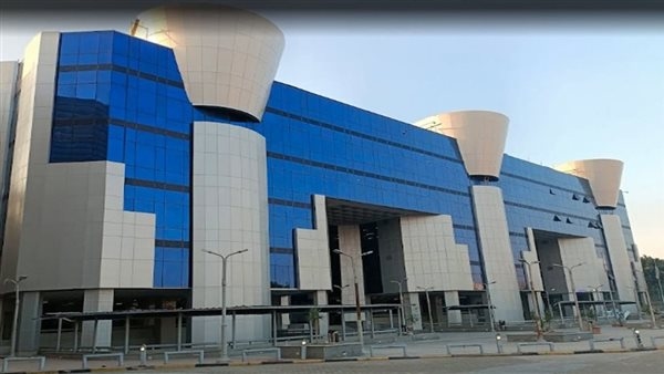 تمديد الاعتماد الدولي لكلية الصيدلة بجامعة عين شمس حتى 2029