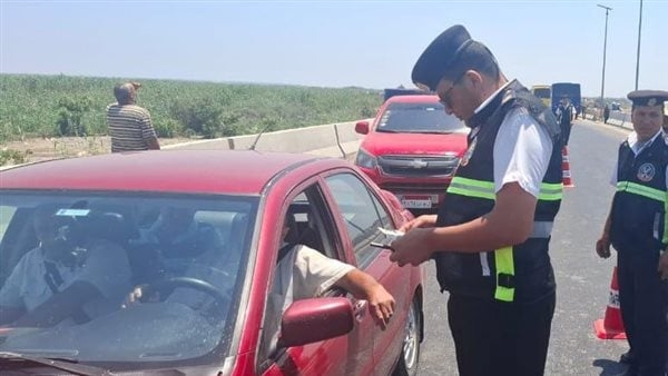 حملة مشتركة للكشف عن تعاطي المواد المخدرة والمخالفات المرورية بالدقهلية (صور)