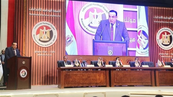 لحظة متابعة الوطنية للانتخابات عملية التصويت في انتخابات الشيوخ بالخارج (فيديو)