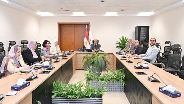 وزير الري يتابع إجراءات تطوير وتحديث الخطة القومية للموارد المائية لعام 2050