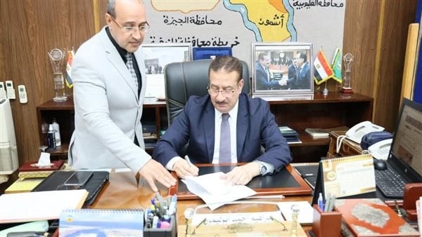 محافظ المنوفية يناقش نسب تنفيذ مشروعات الخطة الاستثمارية وهيئة الأبنية التعليمية
