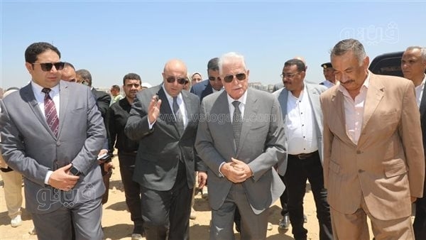 محافظ بني سويف ومستشار رئيس الجمهورية يتفقدان المرسى السياحي شرق النيل