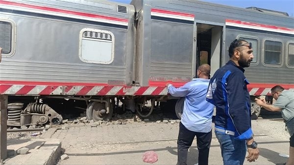 عودة حركة القطارات لطبيعتها بالمنوفية بعد خروج عربة عن القضبان