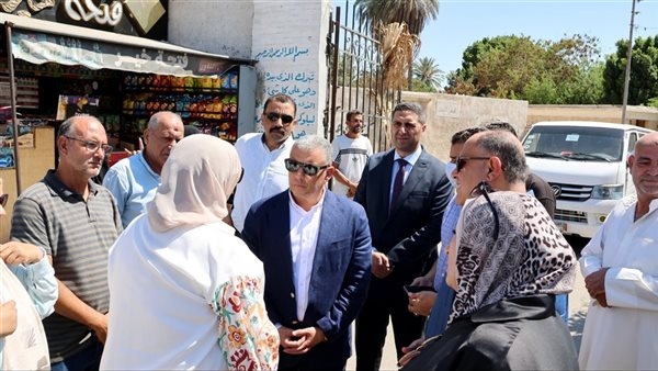 محافظ الإسماعيلية: تركيب كاميرات مراقبة والتعاقد مع شركة أمن لمقابر منشية الشهداء (صور)