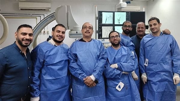 فريق طبي بجامعة أسيوط ينجح في إنقاذ مريض يعاني من جلطات متعددة بالمخ
