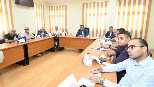 وزير الإسكان يتابع الموقف التنفيذي لمشروعات النوبارية الجديدة